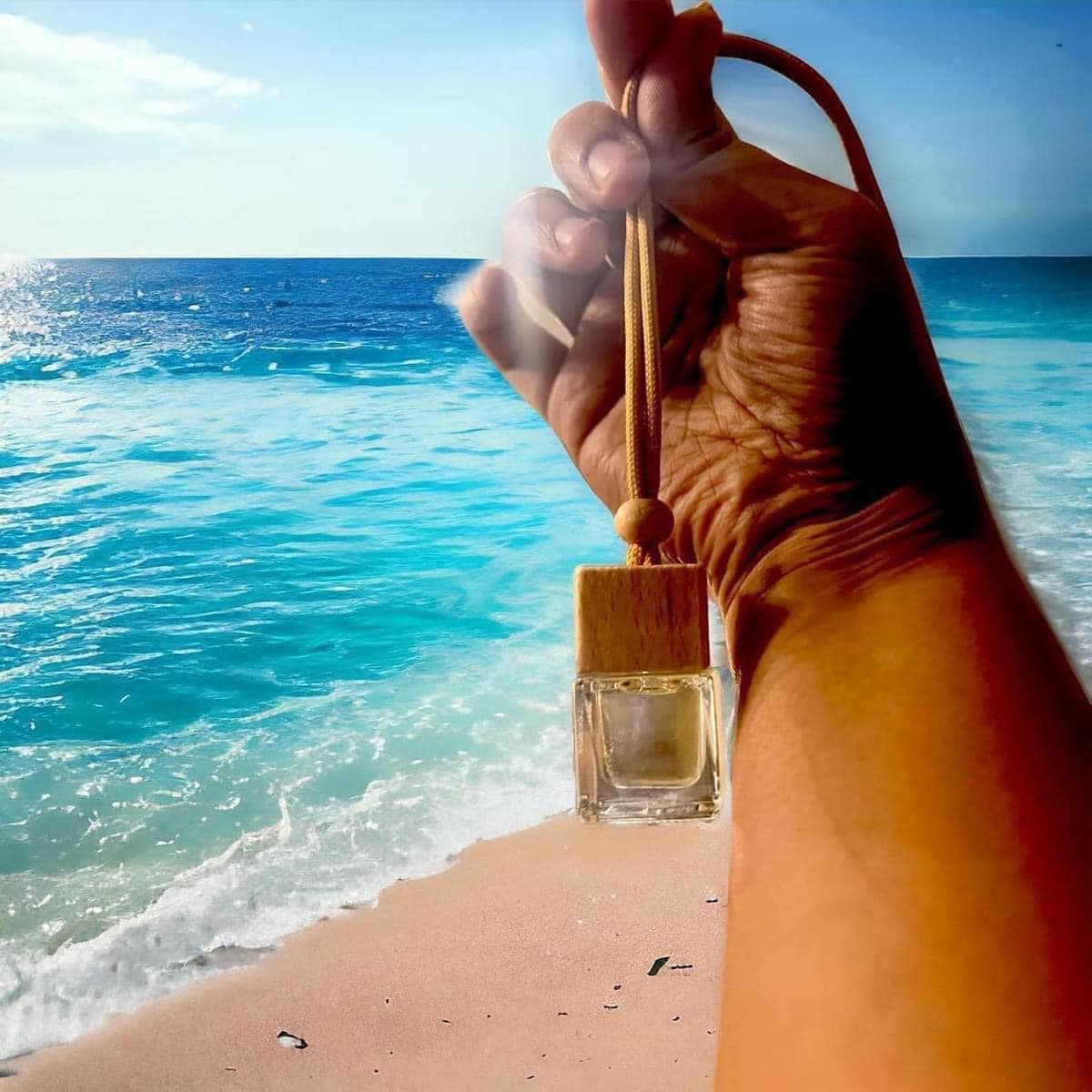 Two Piece Set Car Diffuser + Refill (Scented Oil)